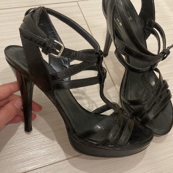 Black Stuart Weitzman Heels - Picture 2 of 3
